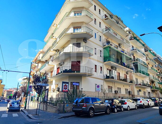 Appartamento quadrilocale in vendita in Via Giovanni Amendola, Portici