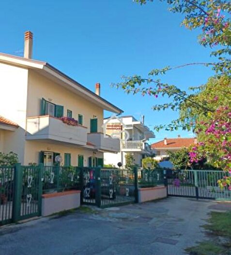 Casa quadrilocale in vendita in Via Giuseppe Ungaretti, Capaccio