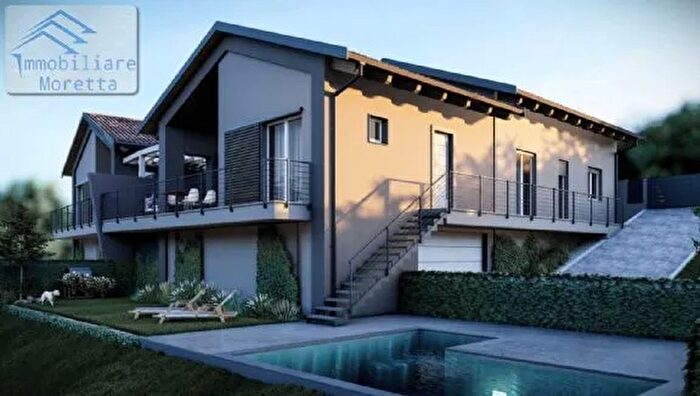 Casa con 5 locali in vendita in Alba, Alba