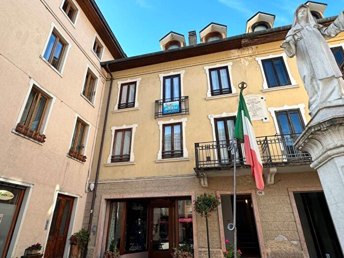 Appartamento trilocale in affitto in Corso IV Novembre, Centro, Asiago