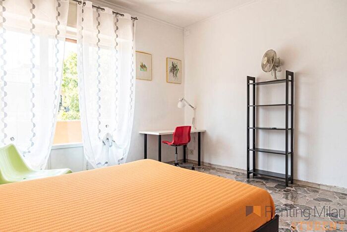 Appartamento trilocale in affitto in Via Giambellino, Giambellino, Milano