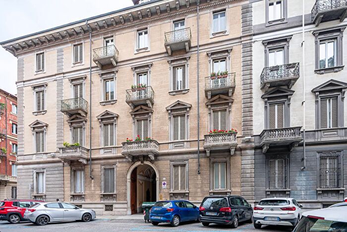 Appartamento con 5 locali in vendita in Via Vitaliano Donati, Torino