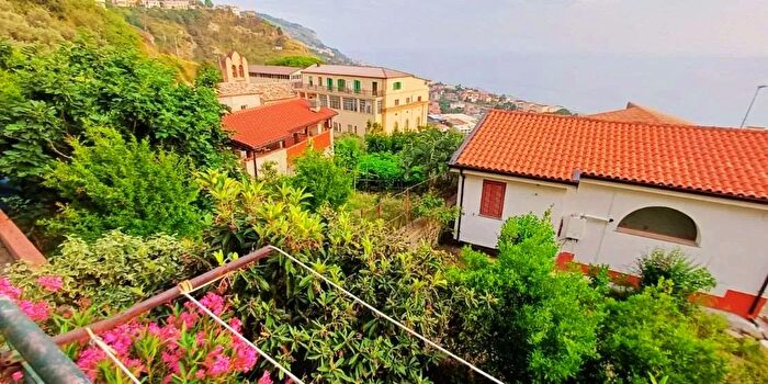 Appartamento con 5 locali in vendita in Via S Francesco, Cetraro