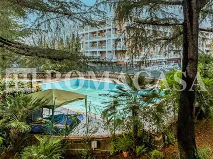 Appartamento quadrilocale in vendita in Via Chiusi, Roma