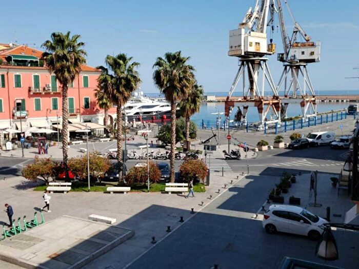 Appartamento trilocale in affitto in Oneglia, Imperia