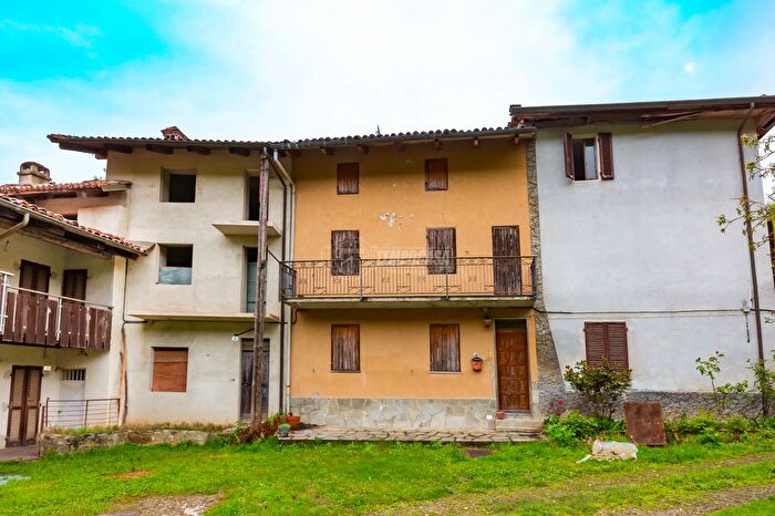 Appartamento con 5 locali in vendita in Via Pertengo, San Raffaele Cimena