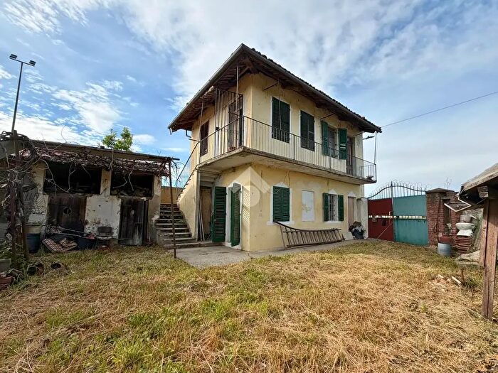 Casa quadrilocale in vendita in Via Cese, Bianze