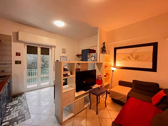 Appartamento quadrilocale in affitto in Via Ferrara, Genova