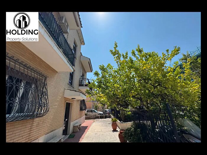 Appartamento quadrilocale in vendita in Via dei Genieri, Roma