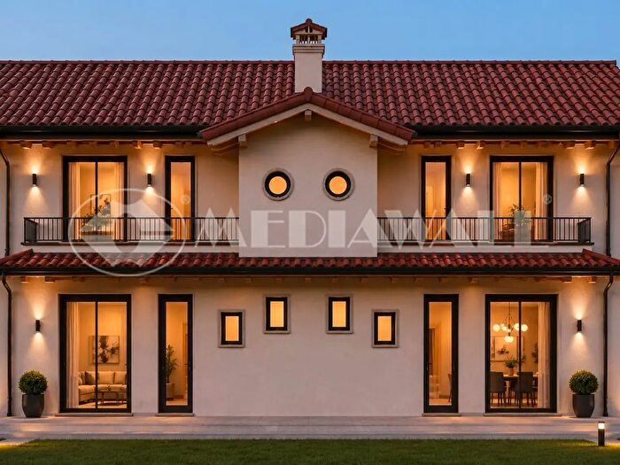 Casa con 7 locali in vendita in Via Callalta, Pramaggiore