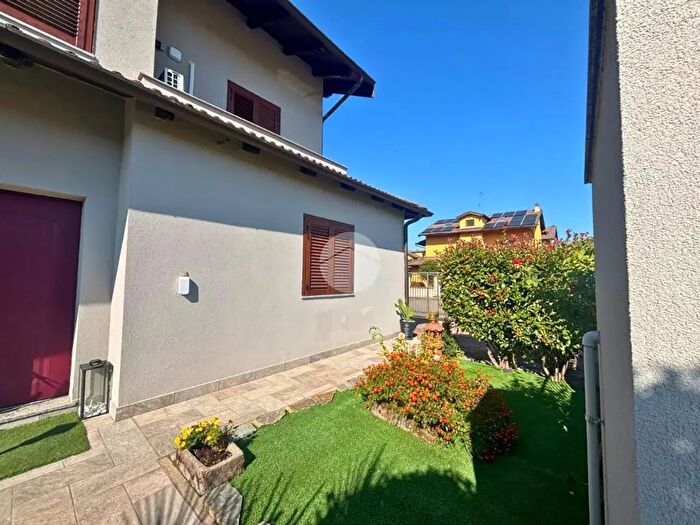 Case in Vendita e in Affitto - 3