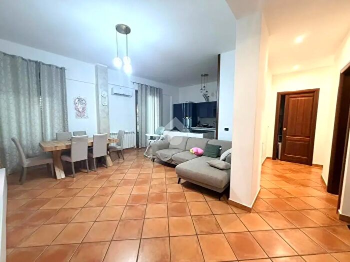 Appartamento quadrilocale in vendita in Via Cortigiani, Palermo