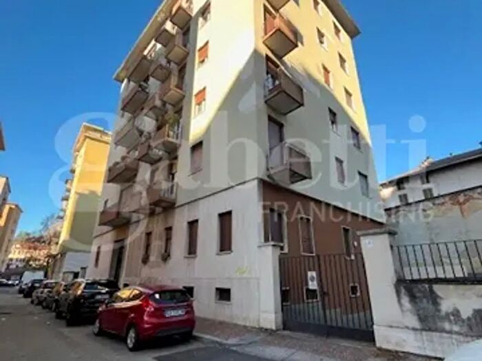 Appartamento con 5 locali in vendita in Via De Genova di Pettinengo, Biella