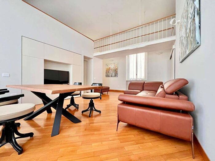 Appartamento trilocale in affitto in Via Alberto da Giussano, Pagano, Milano