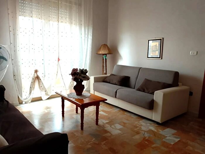 Appartamento trilocale in vendita in Viale Italia Snc, Mondragone