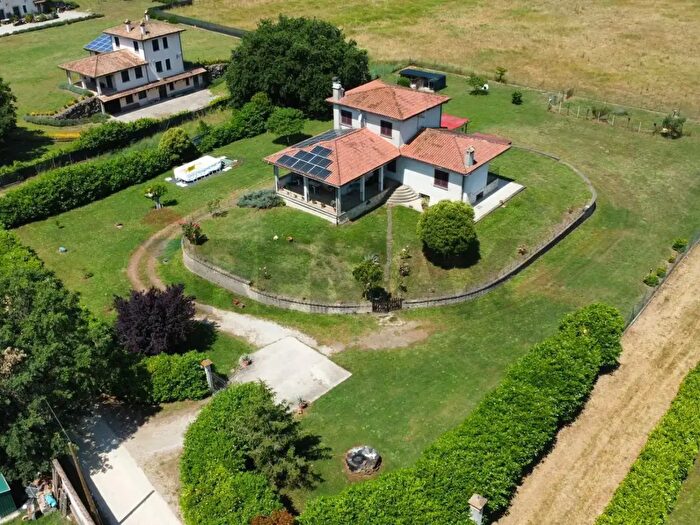 Casa con 7 locali in vendita in Monterosi