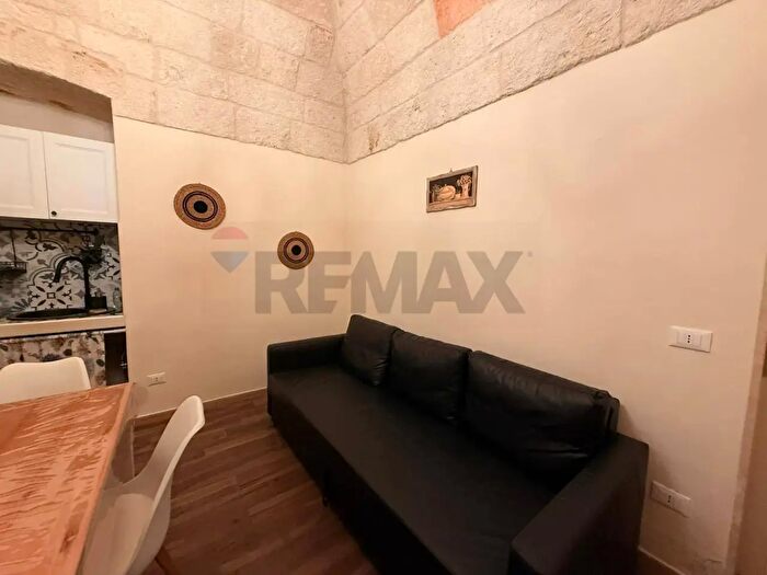 Casa con 6 locali in vendita in Monopoli