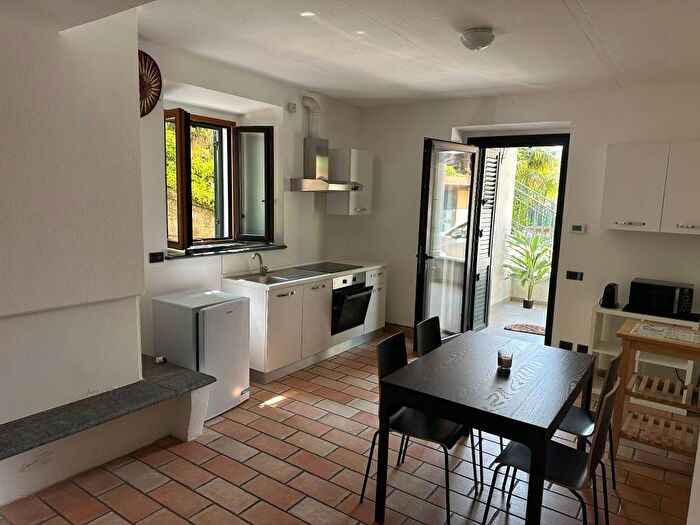 Appartamento bilocale in affitto in Borghi, Como