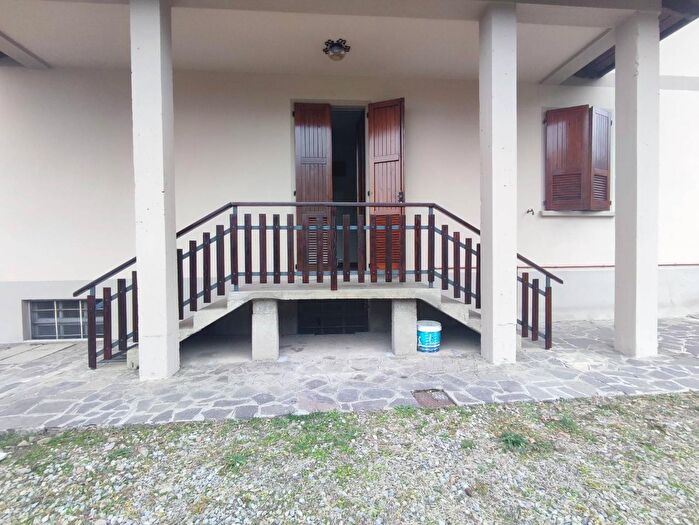 Appartamento trilocale in affitto in Via Paratico, Capriolo