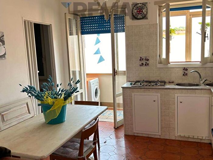 Appartamento quadrilocale in affitto in via appia, Centro, Minturno