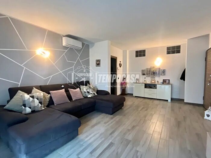 Appartamento trilocale in vendita in Calolziocorte