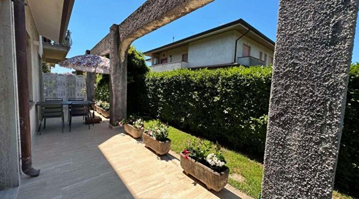 Casa in affitto in Forte dei Marmi Unione dei Comuni della Versilia Lucca Toscana Italia, Forte Dei Marmi