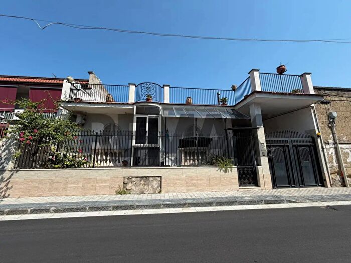 Casa quadrilocale in vendita in Crispano