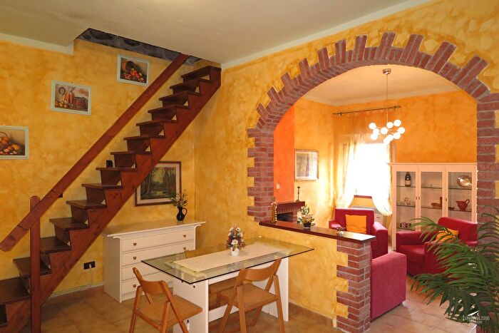 Appartamento trilocale in vendita in Bagnone