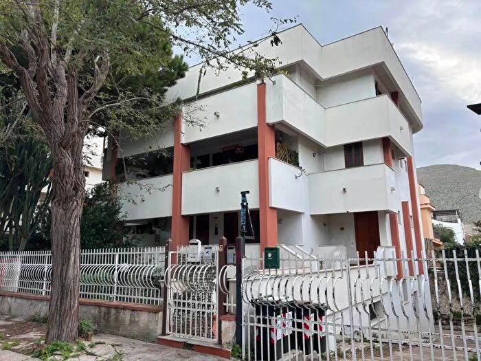 Appartamento quadrilocale in vendita in Palermo