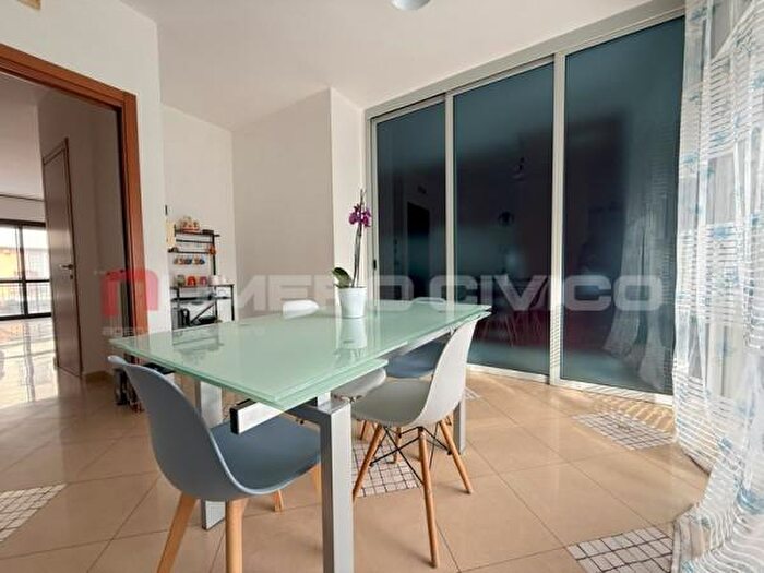 Casa con 5 locali in vendita in Via Attilio Benvenuto, Foggia