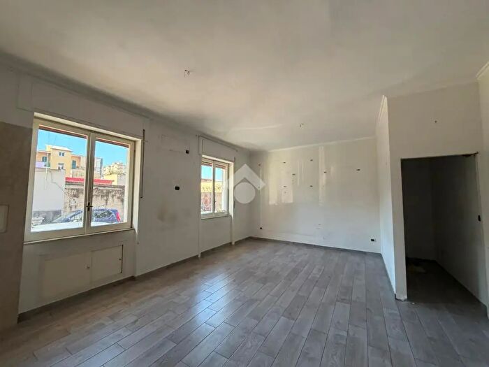 Appartamento bilocale in vendita in Traversa Aspromonte, Napoli