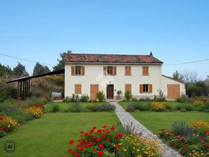 Casa con 6 locali in vendita in Via Ripe, Montelabbate
