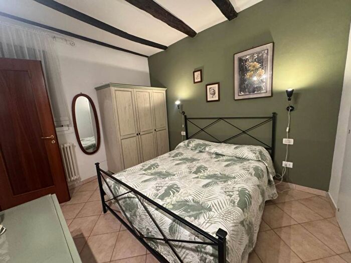 Appartamento bilocale in affitto in Via Castiglione, Santo Stefano, Bologna
