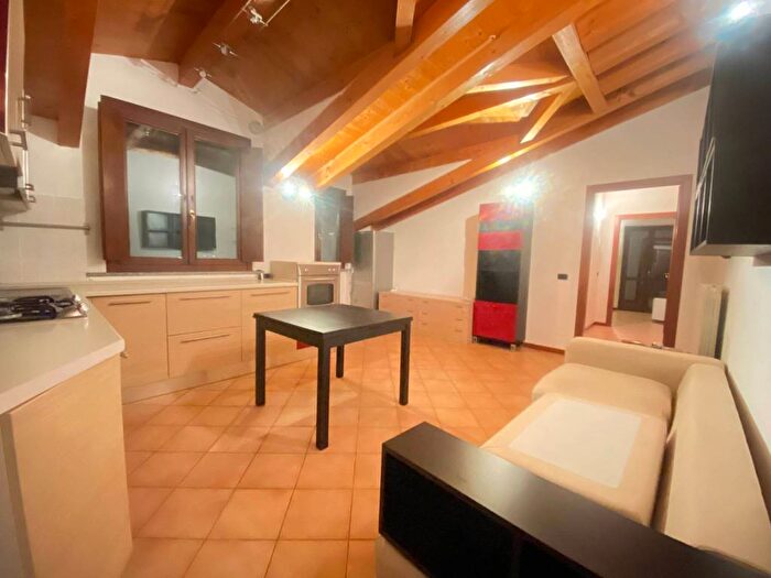 Casa bilocale in affitto in Via Angelo Grossi, Tavazzano con Villavesco