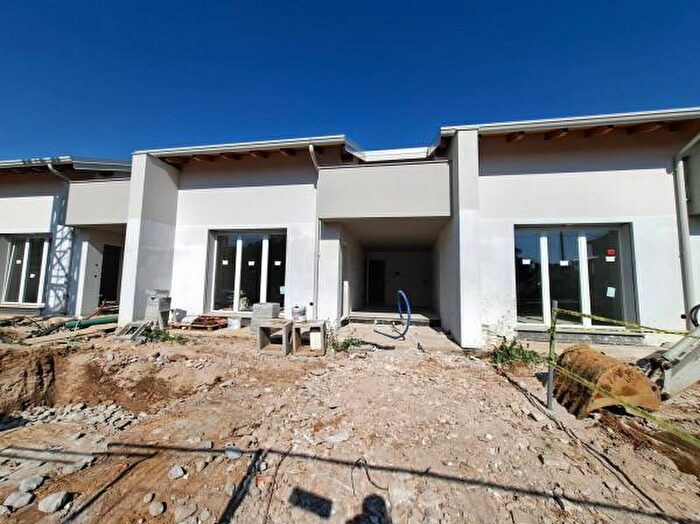 Casa quadrilocale in vendita in Via delle Strette, Appiano Gentile