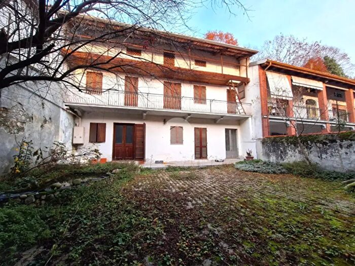Casa trilocale in vendita in Via Umberto Primo, Vestigne'