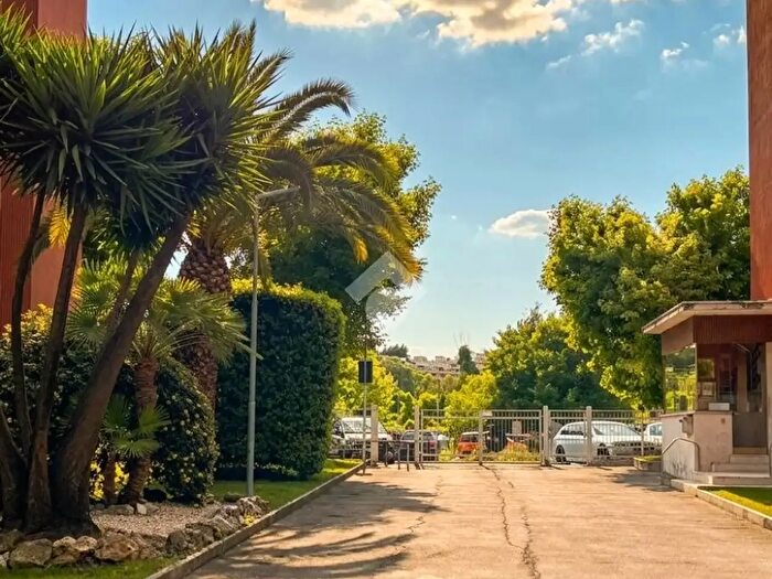 Appartamento trilocale in vendita in Via Franco Sacchetti, Roma
