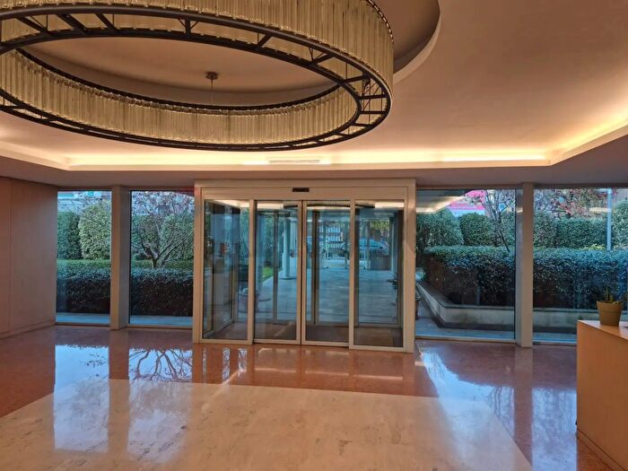 Appartamento quadrilocale in vendita in Via Giovanni Battista Piranesi, Milano