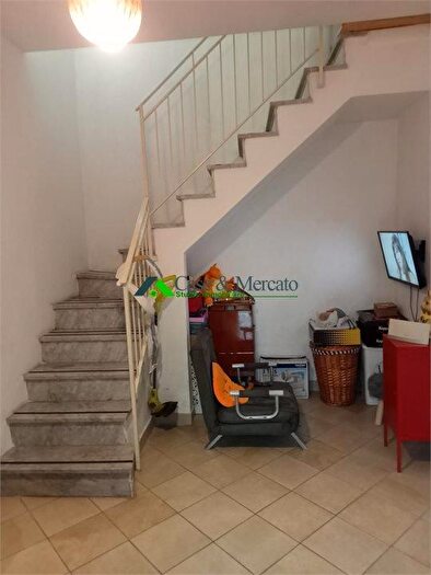 Casa quadrilocale in vendita in Lucca