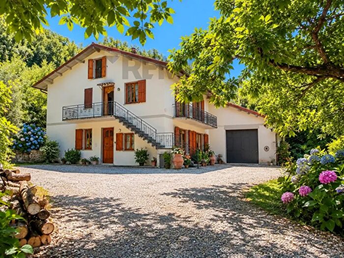 Appartamento con 11 locali in vendita in San Marcello Piteglio