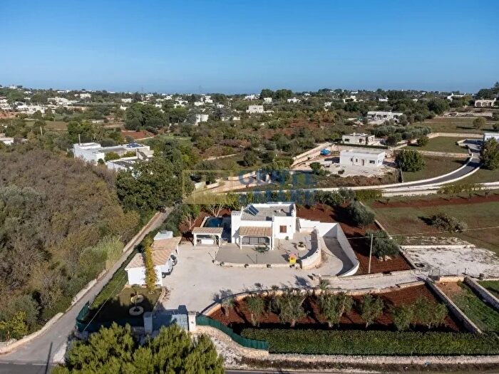 Casa con 8 locali in vendita in Ostuni