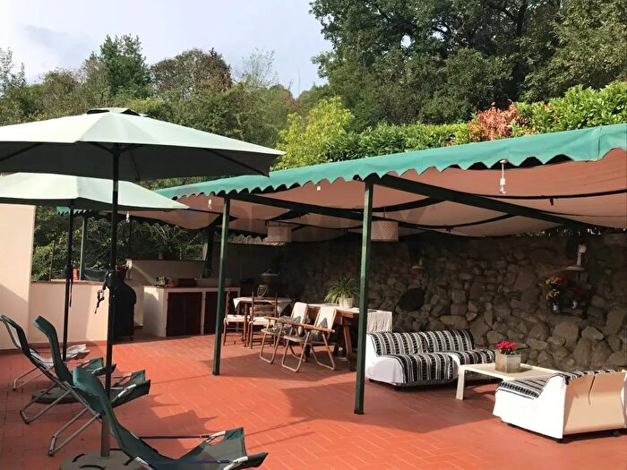 Casa con 5 locali in vendita in Via Le Rocche, Capraia E Limite