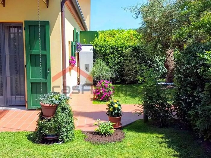 Appartamento trilocale in vendita in Via Bidente, Rimini