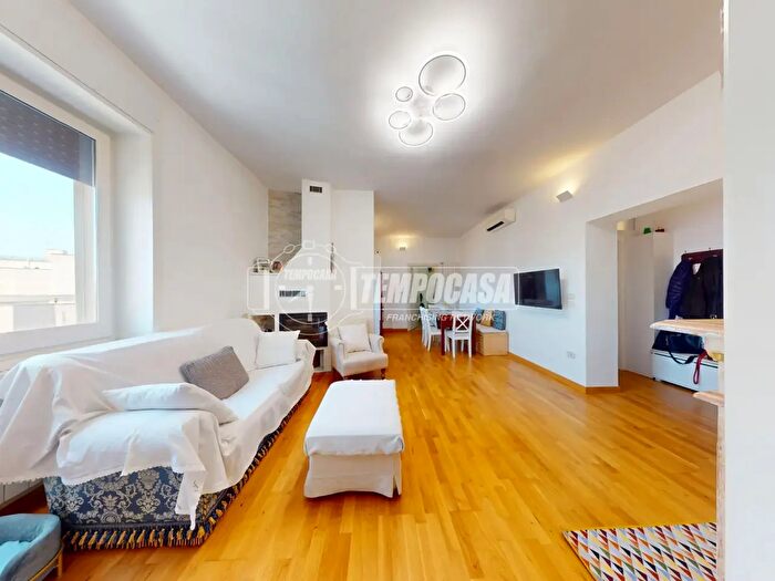 Appartamento con 5 locali in vendita in Via Salvatore Fitto, Maglie