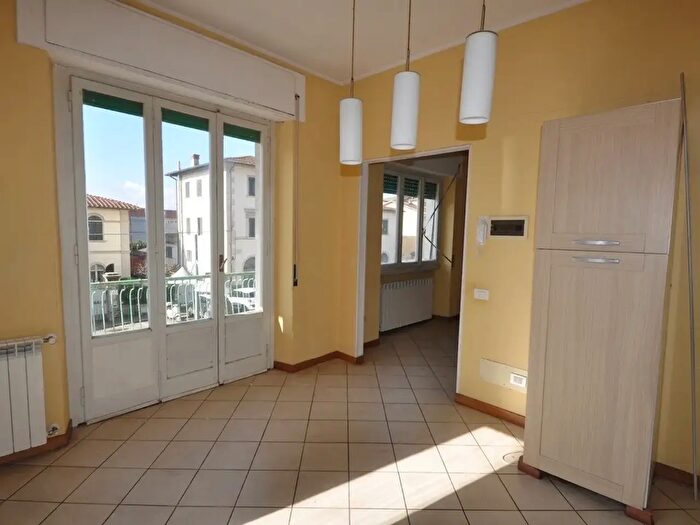 Appartamento con 5 locali in vendita in Piazzale Trieste, Terranuova Bracciolini