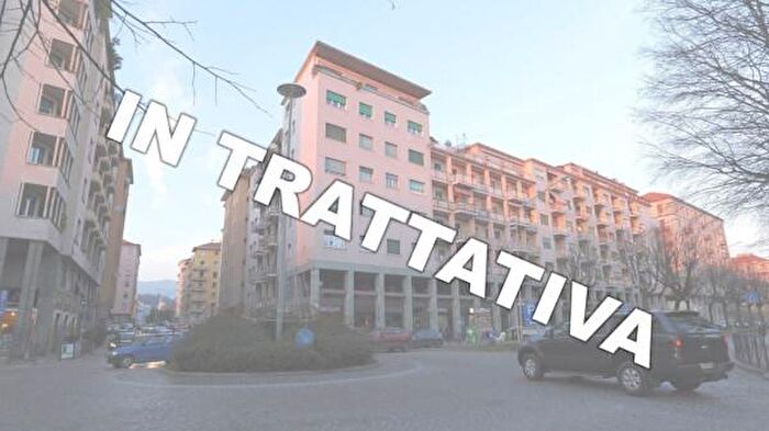 Appartamento con 6 locali in vendita in Via Alfonso Lamarmora, Biella