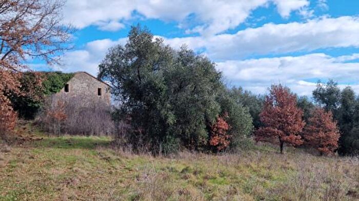 Casa con 6 locali in vendita in Vocabolo Pergolone, Avigliano Umbro