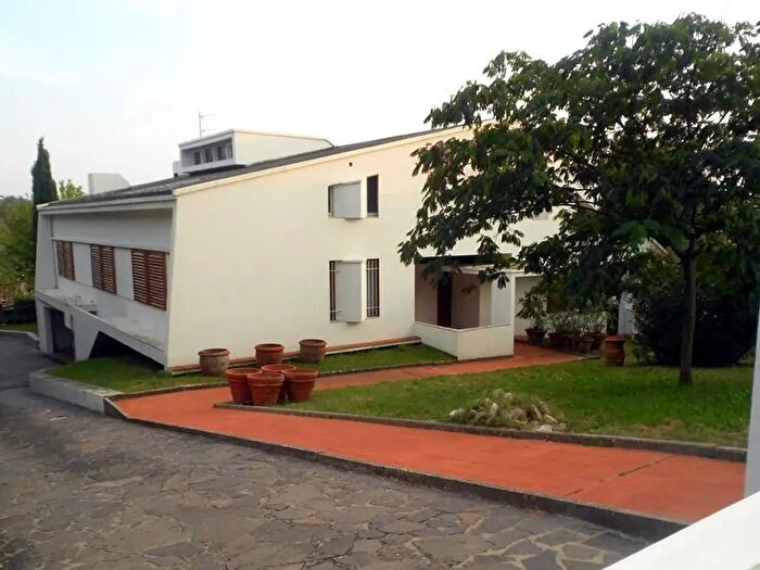 Casa con 12 locali in vendita in Peccioli