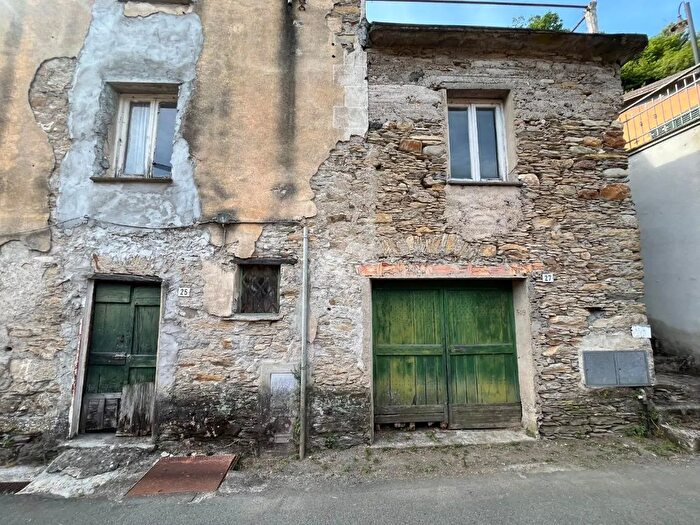 Casa con 6 locali in vendita in Via XXV Aprile, Ne