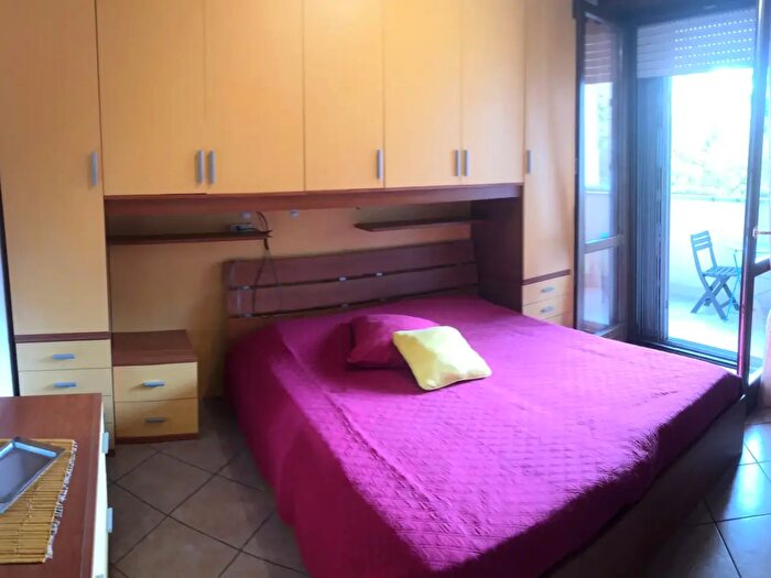 Appartamento bilocale in affitto in Via Biella, Milano